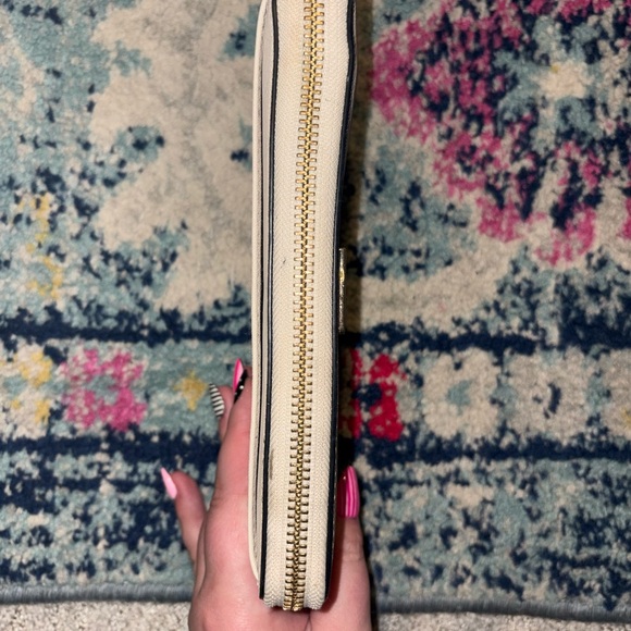 Kate Spade Black and Cream Wallet - Picture 3 of 6